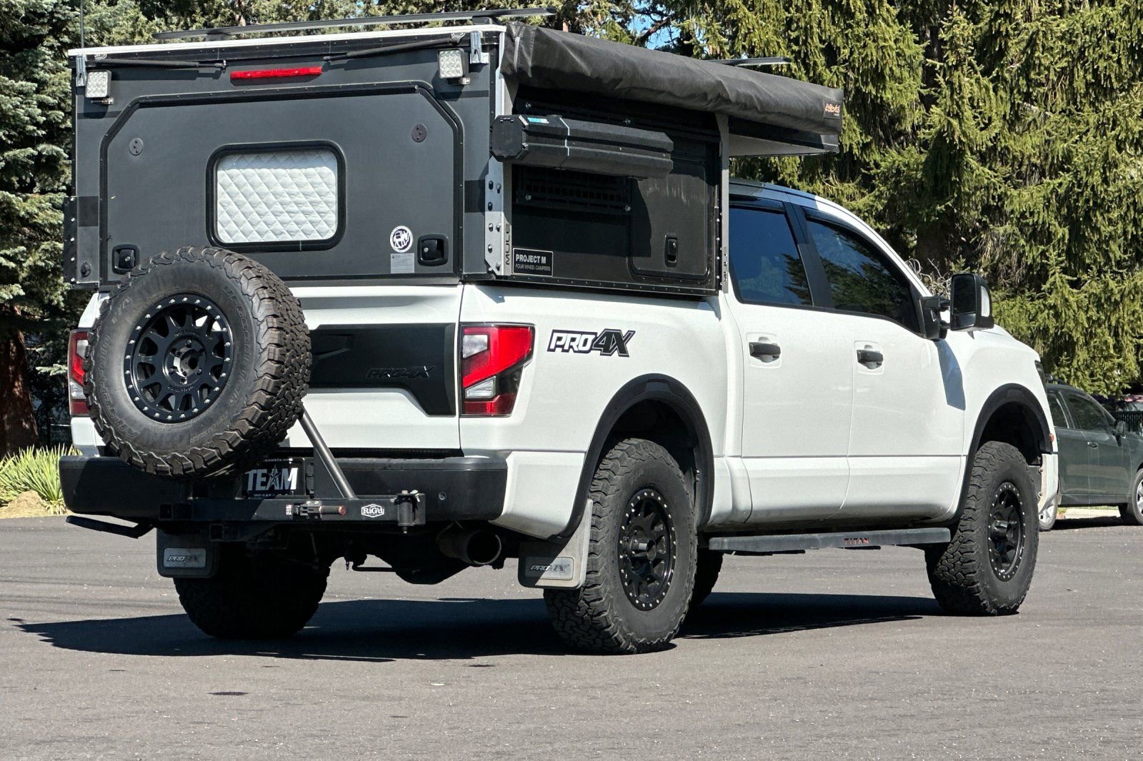 Used 2021 Nissan Titan PRO-4X w/ Pro-4x Convenience Package AWD/4WD image 4