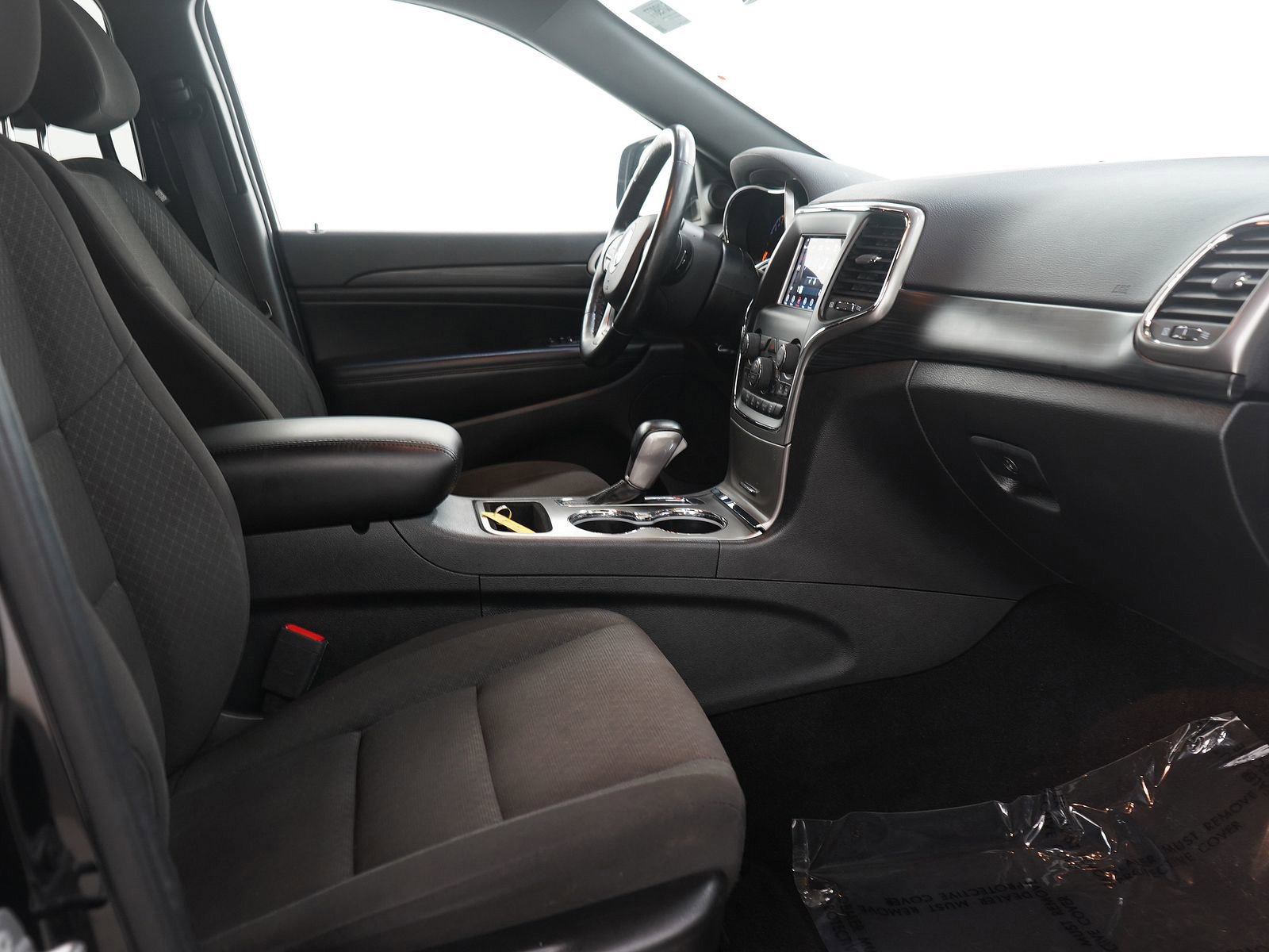 Used 2020 Jeep Grand Cherokee Laredo w/ Security & Convenience Group image 13