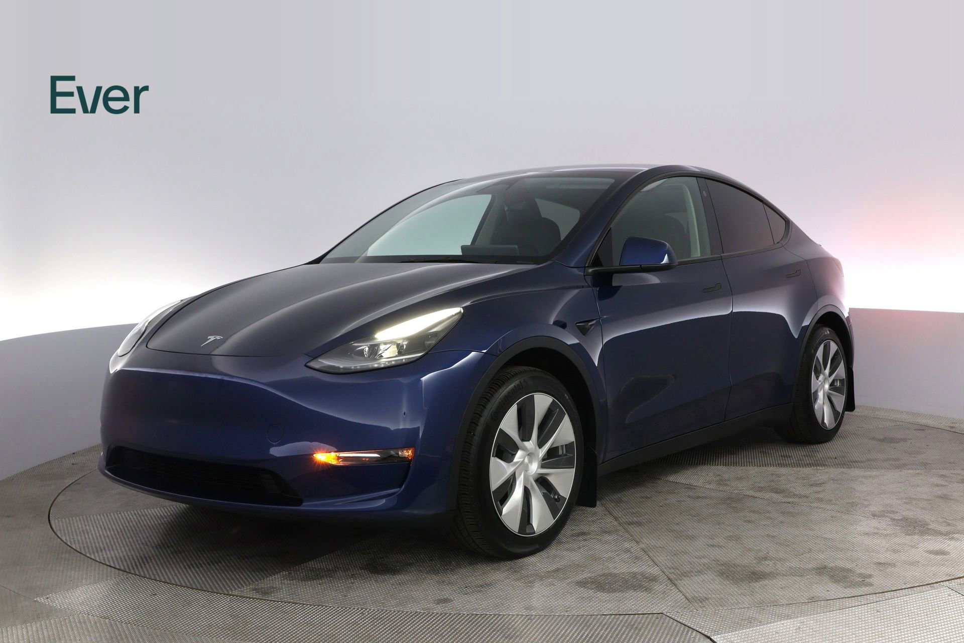 Used 2023 Tesla Model Y Long Range image 2