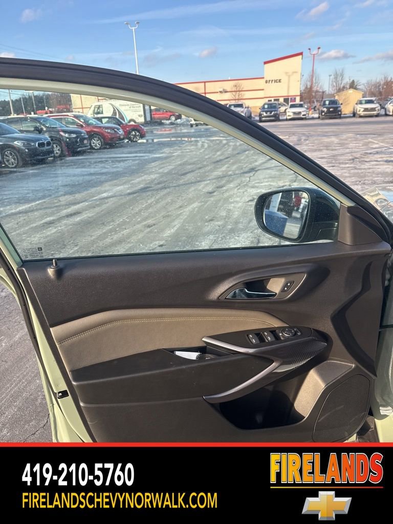 New 2026 Chevrolet Trax ACTIV w/ Sunroof Package image 66