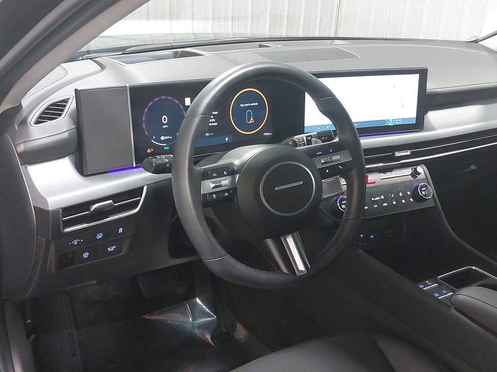 Used 2025 Hyundai Sonata Limited image 16