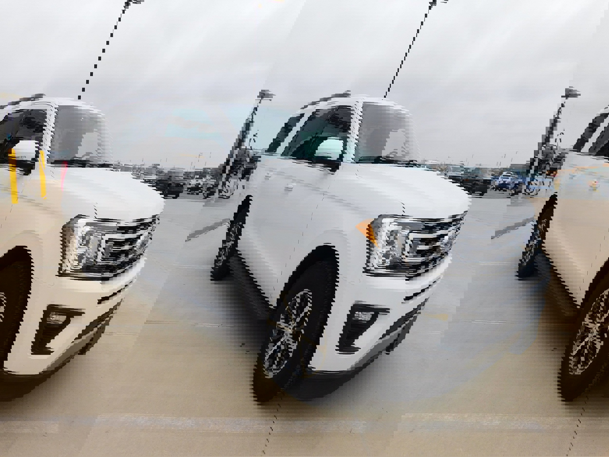 Used 2019 Ford Expedition XLT w/ Equipment Group 201A image 6