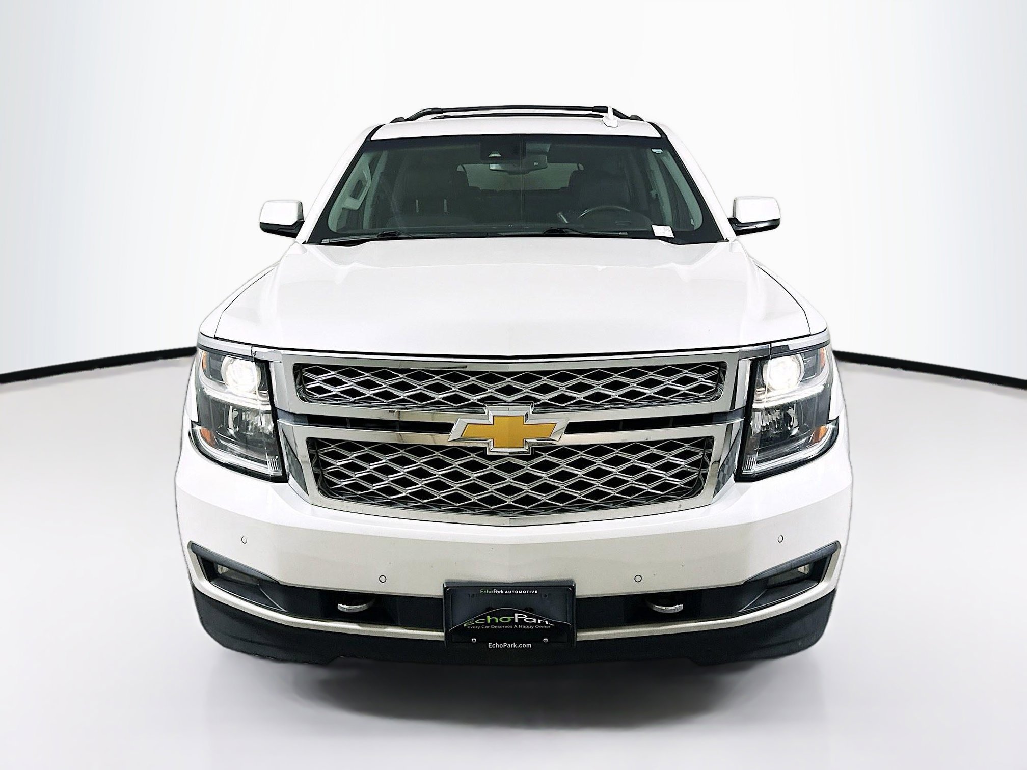 Used 2017 Chevrolet Suburban LT w/ LT Signature Package RWD image 2