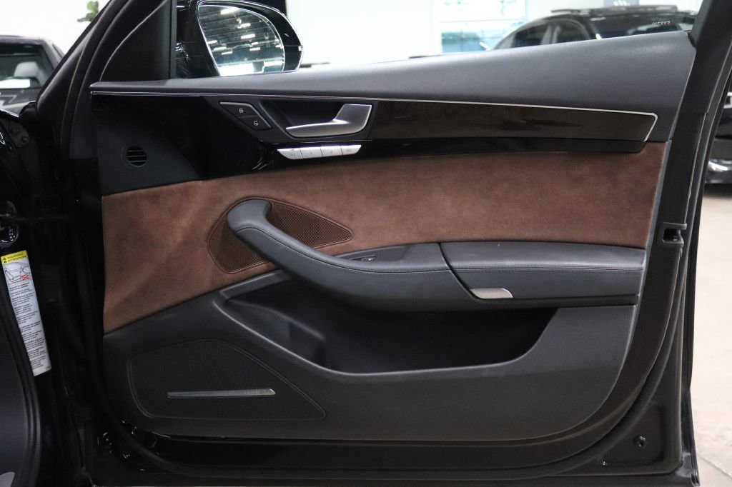 Used 2016 Audi A8 L 4.0T image 22