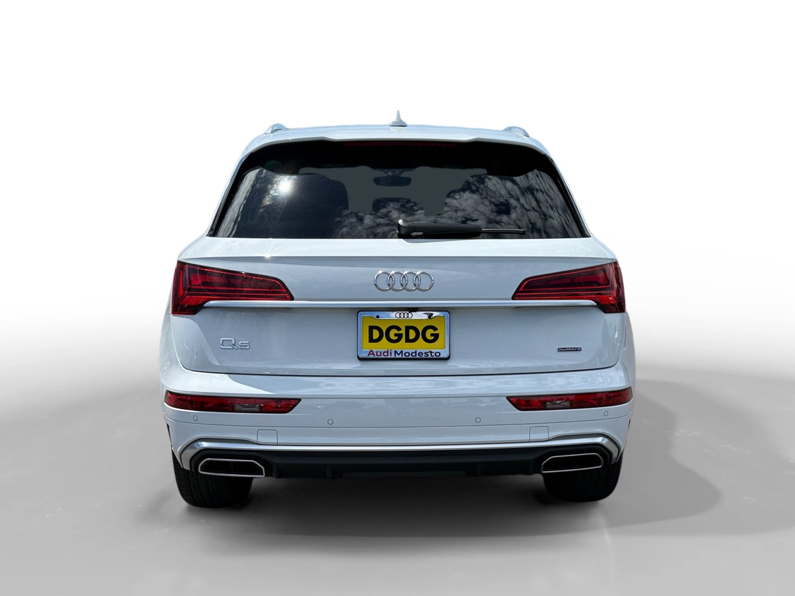 Used 2024 Audi Q5 2.0T Premium w/ Convenience Package image 4