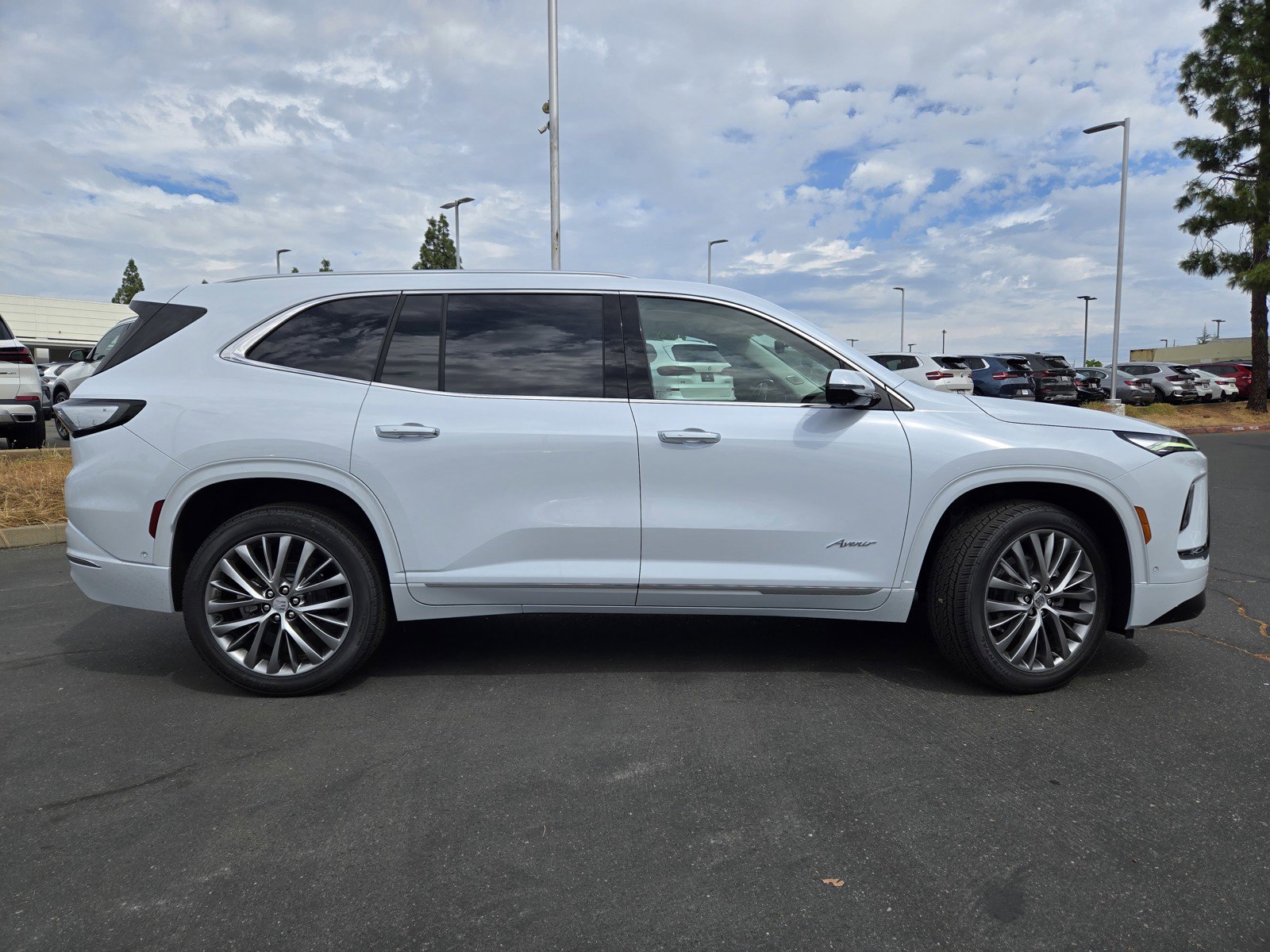 New 2026 Buick Enclave Avenir image 3