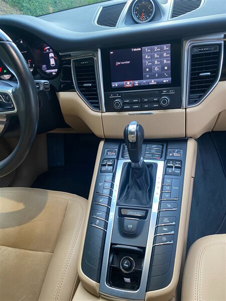 Used 2017 Porsche Macan AWD/4WD image 28