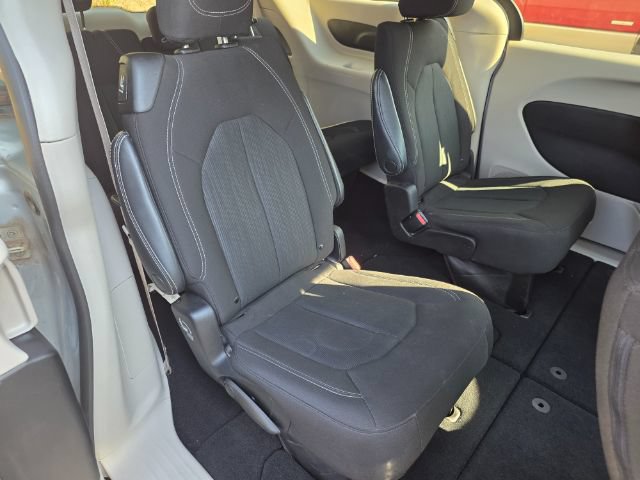 Used 2023 Chrysler Voyager LX FWD image 21