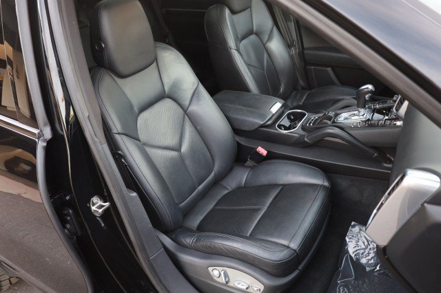 Used 2013 Porsche Cayenne Diesel AWD/4WD image 50