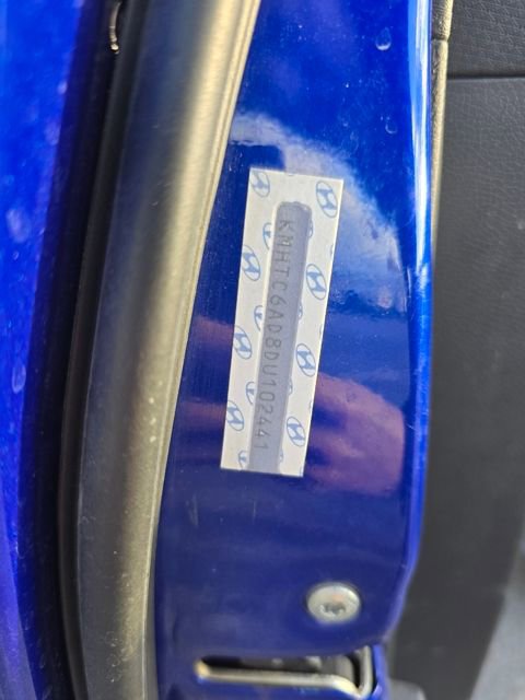 Used 2013 Hyundai Veloster w/ Style Pkg image 9