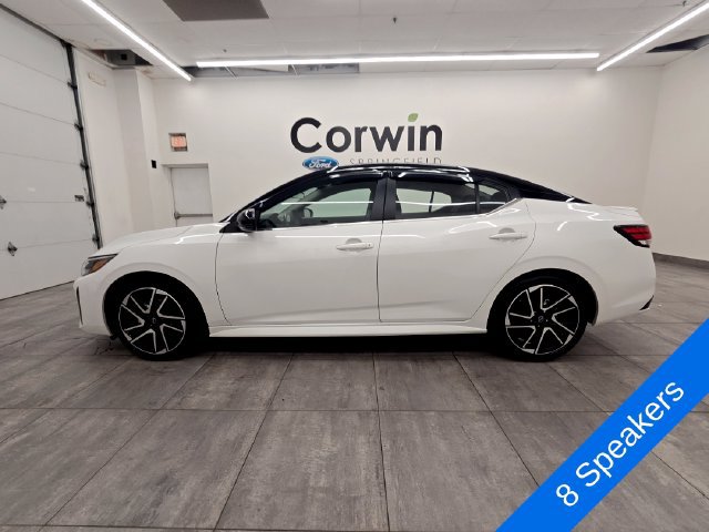 Used 2025 Nissan Sentra SR FWD image 2