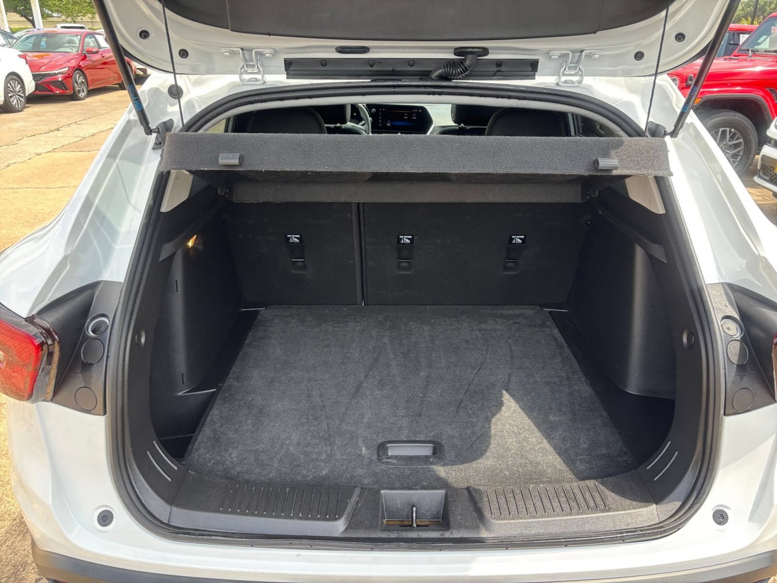 Used 2025 Chevrolet Trax LT FWD image 30