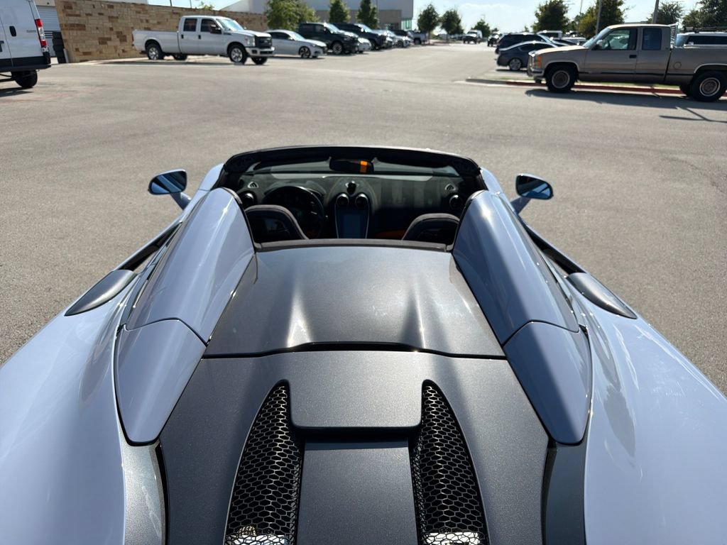 Used 2018 McLaren 570S Spider RWD image 37