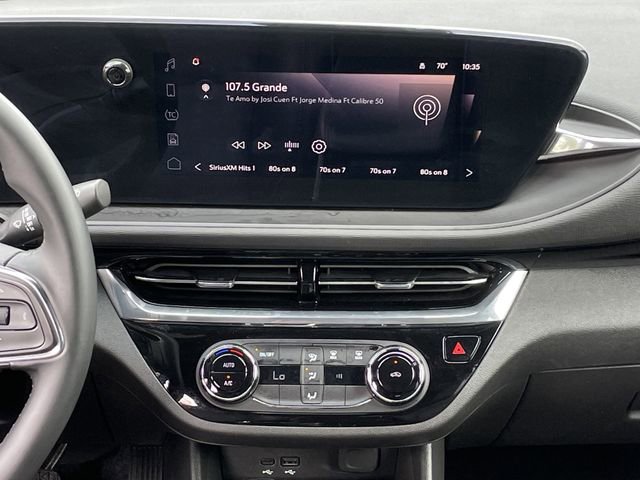 Used 2025 Buick Envista Sport Touring image 15