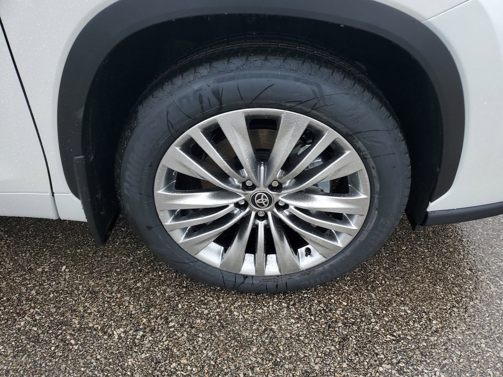 New 2026 Toyota Highlander Platinum image 6