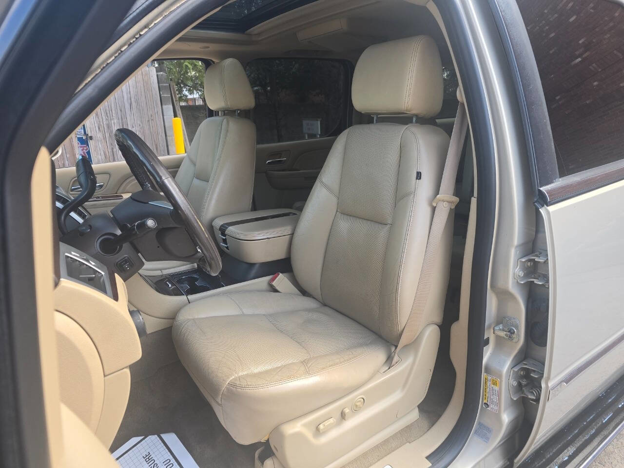 Used 2010 Cadillac Escalade ESV Luxury AWD/4WD image 11