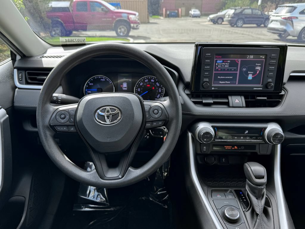 Used 2022 Toyota RAV4 LE AWD/4WD image 25