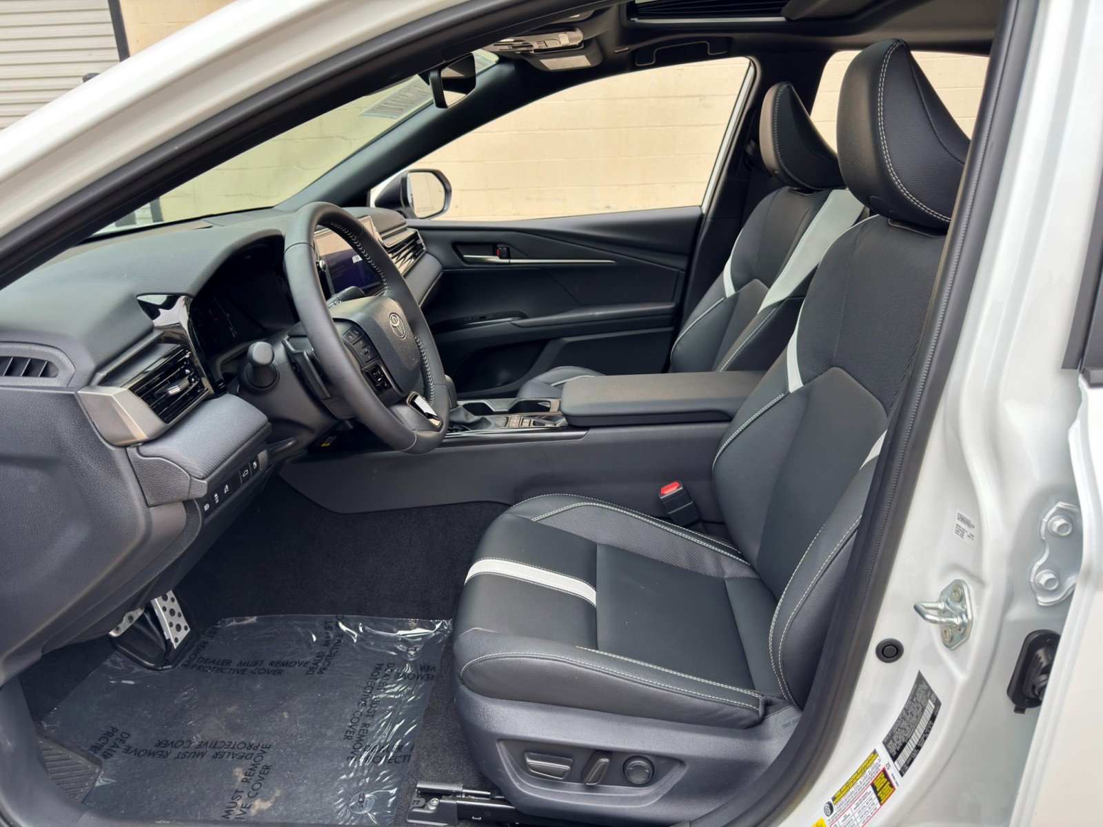 Used 2026 Toyota Camry SE w/ Multimedia Upgrade Package FWD image 16