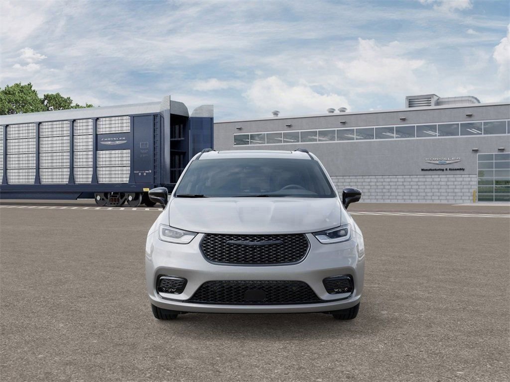 New 2026 Chrysler Pacifica Limited image 6