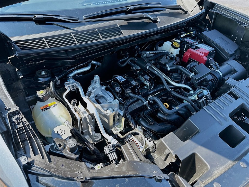 Used 2025 Nissan Kicks SR image 26