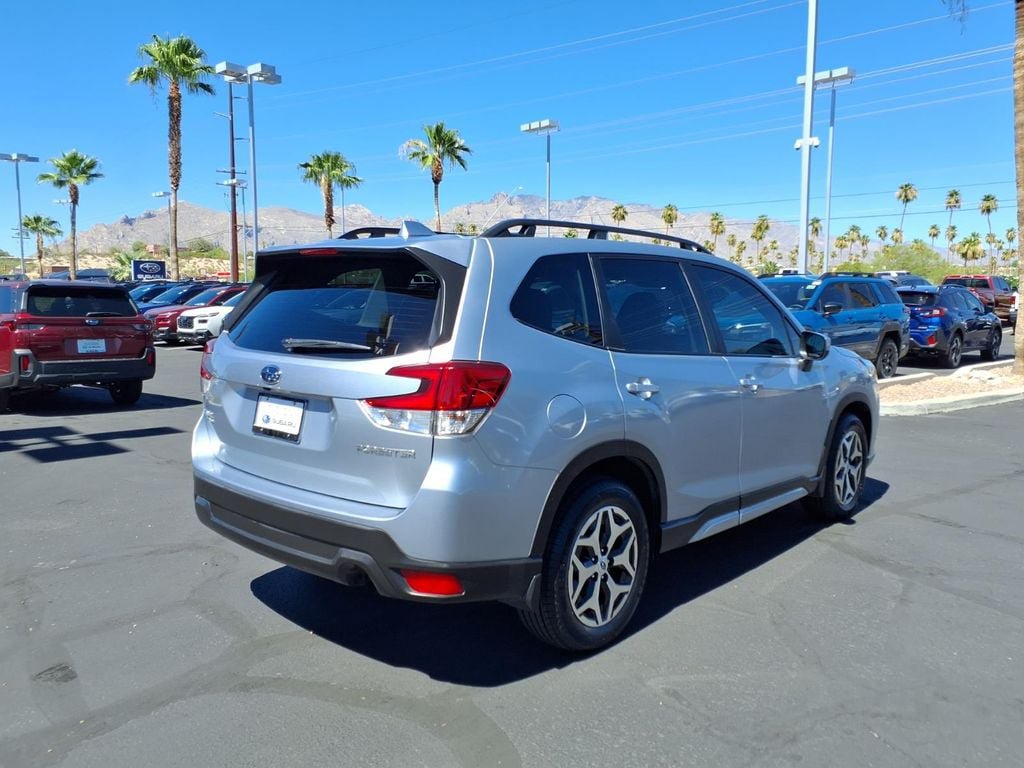 Certified 2023 Subaru Forester Premium AWD/4WD image 10
