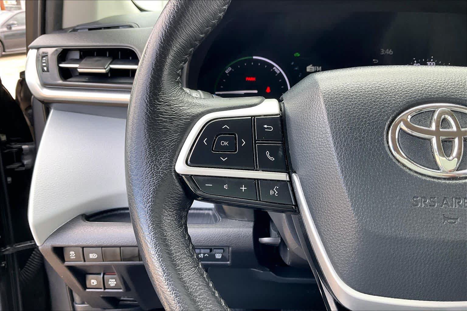 Used 2025 Toyota Sienna XLE FWD image 22