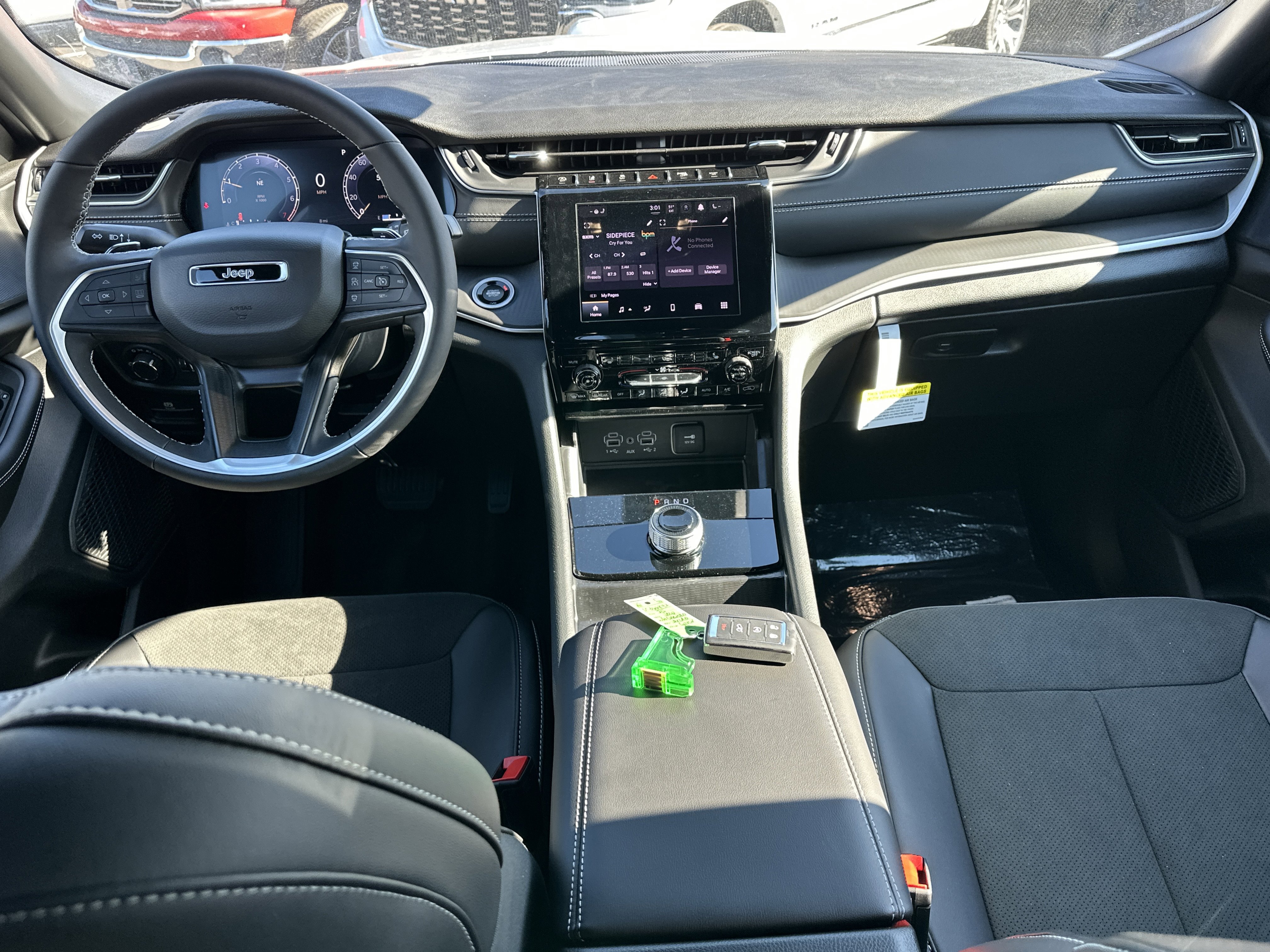 New 2025 Jeep Grand Cherokee Altitude image 33