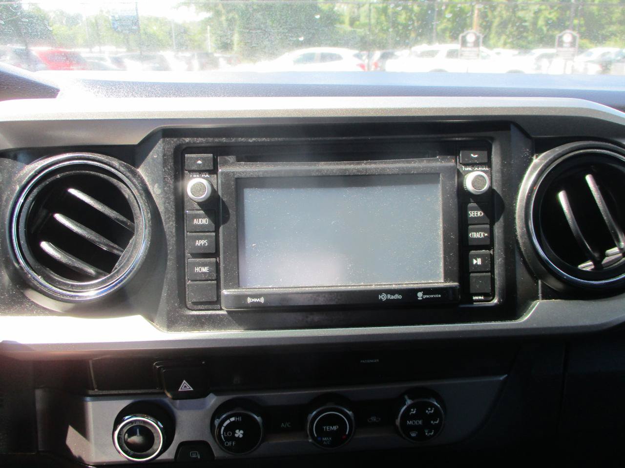 Used 2017 Toyota Tacoma SR5 AWD/4WD image 15