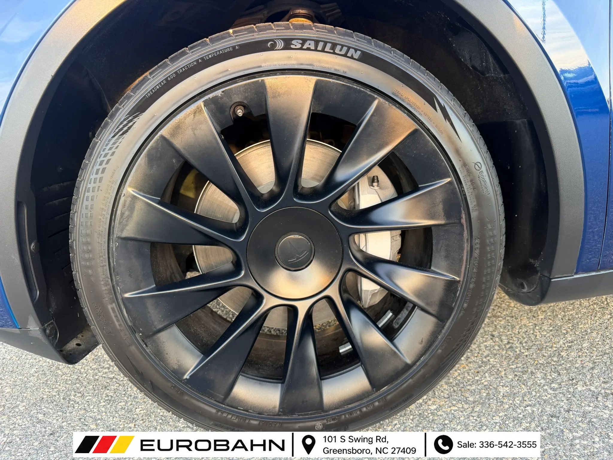 Used 2024 Tesla Model Y Long Range AWD/4WD image 28