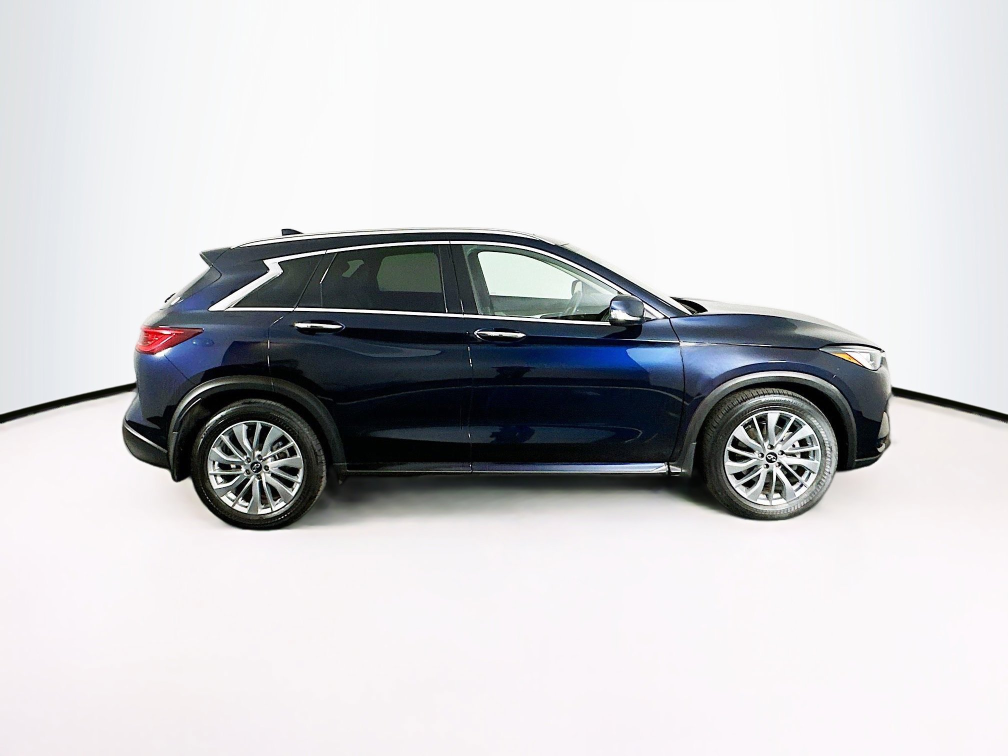 Used 2023 INFINITI QX50 Luxe image 10