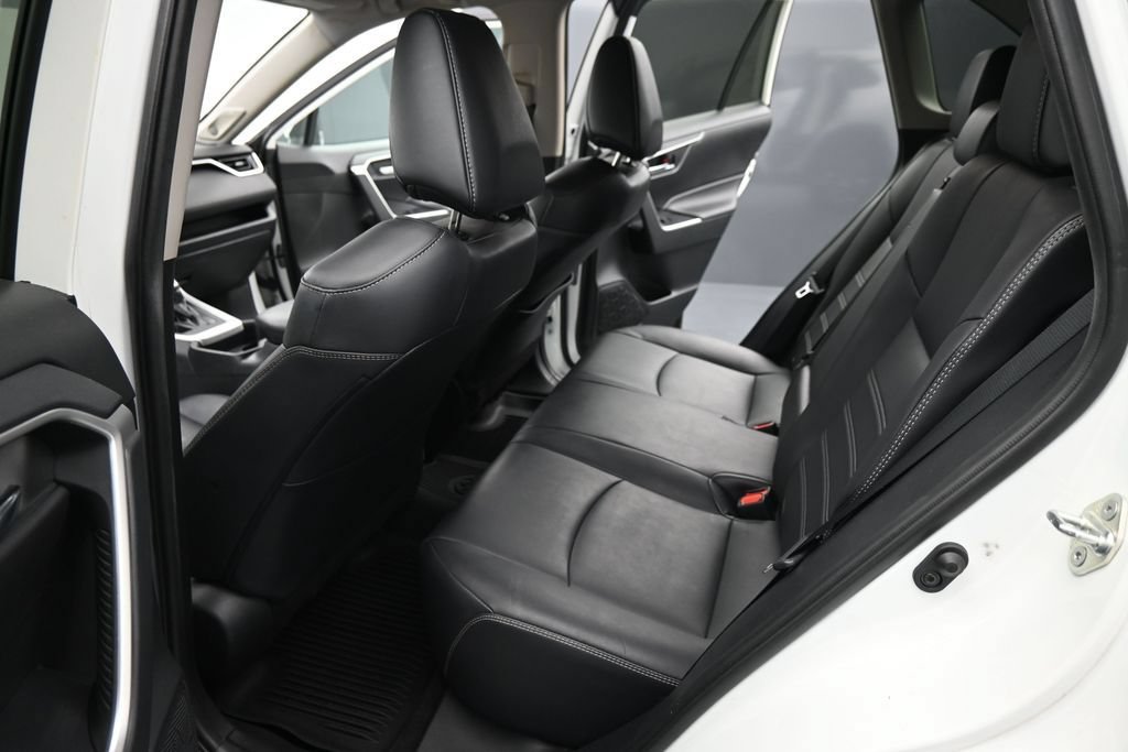 Used 2019 Toyota RAV4 XLE Premium w/ Cold Weather Package AWD/4WD image 16