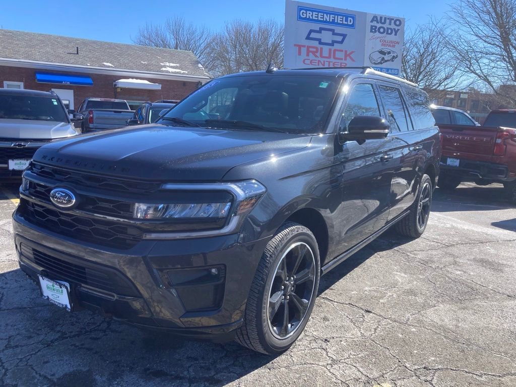 Used 2023 Ford Expedition Max Limited image 3