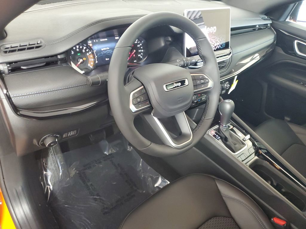New 2026 Jeep Compass Latitude w/ Sun and Sound Group image 10