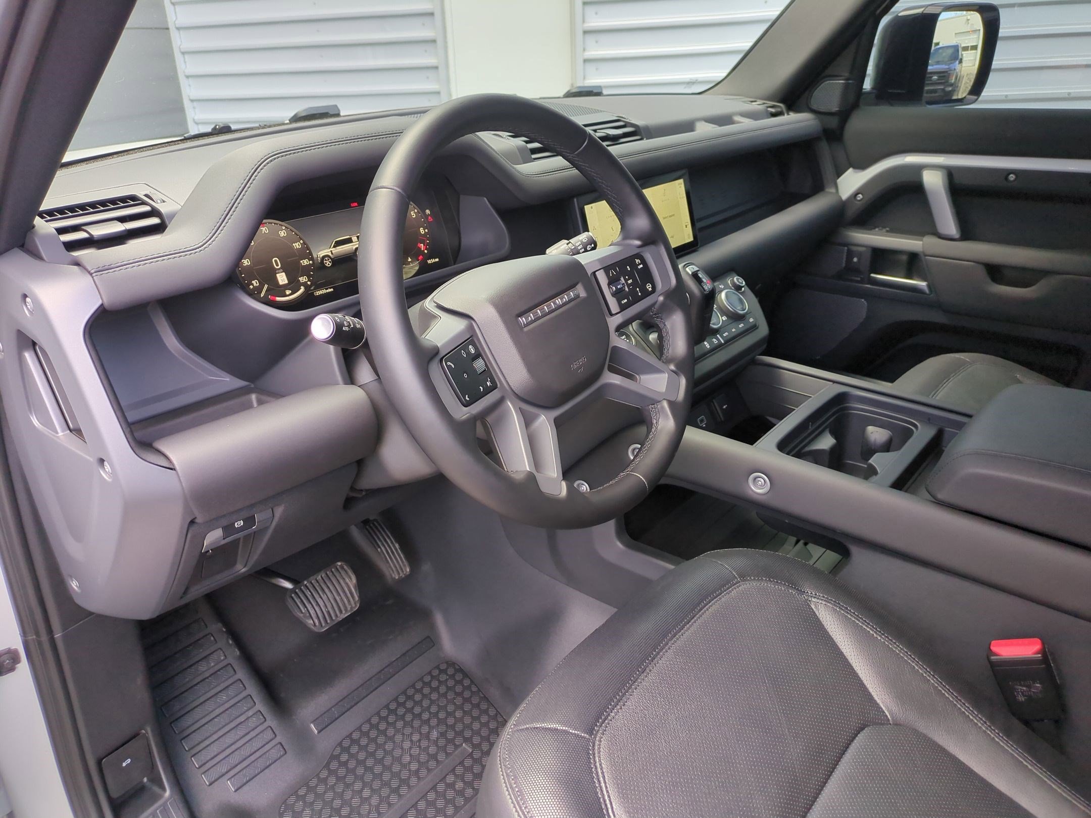 Used 2024 Land Rover Defender 110 X-Dynamic SE image 14