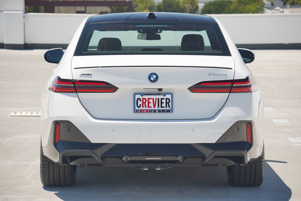 Used 2026 BMW 550e xDrive w/ Premium Package AWD/4WD image 7