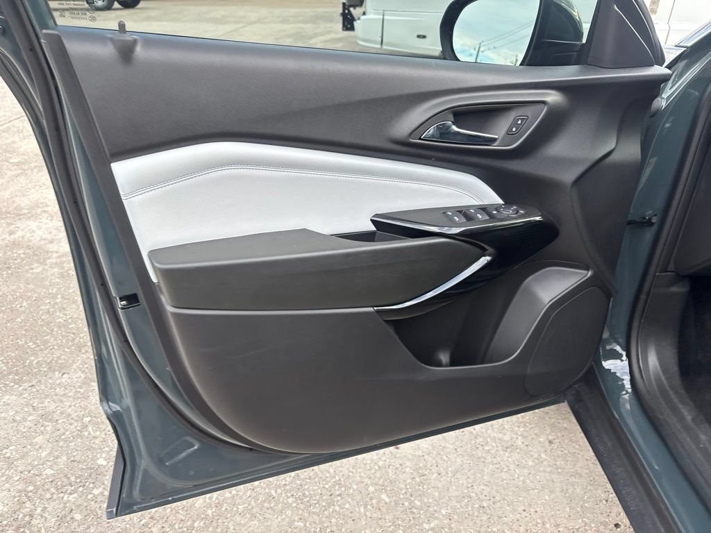 Used 2026 Chevrolet Trax LT FWD image 10