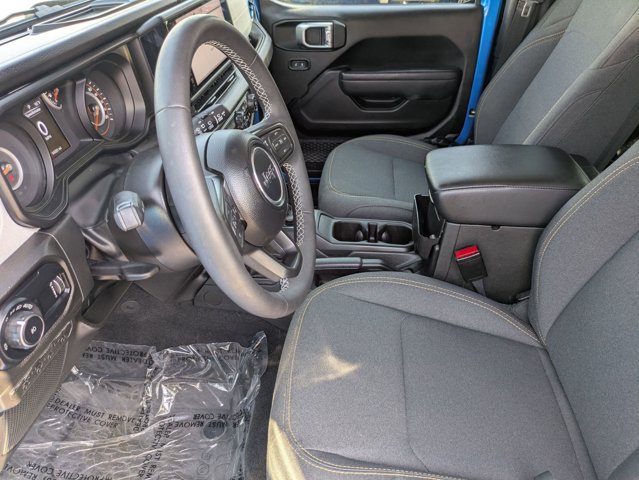 Used 2025 Jeep Wrangler Sport AWD/4WD image 17