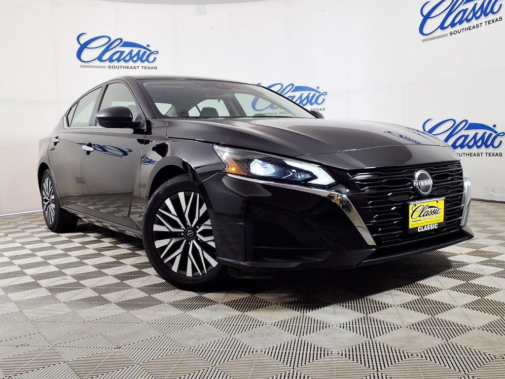 Used 2025 Nissan Altima 2.5 SV FWD video 1
