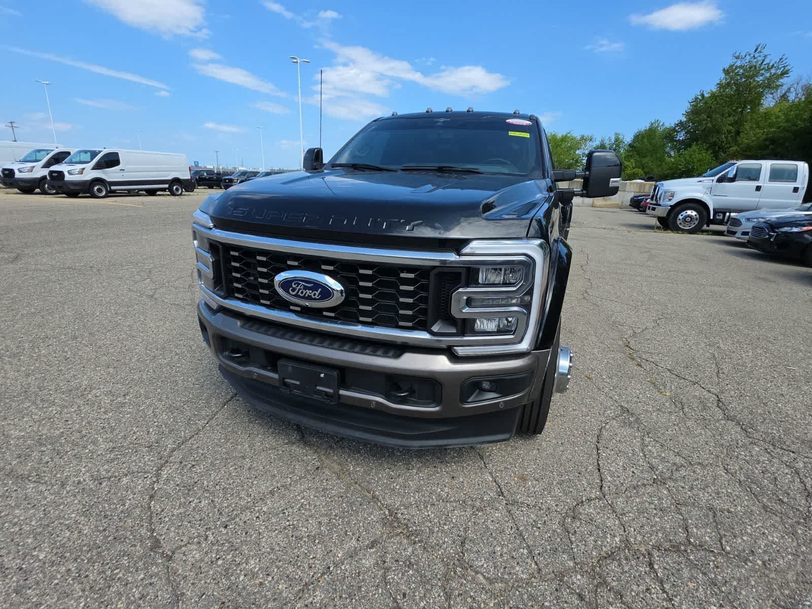 Used 2023 Ford F450 King Ranch w/ FX4 Off-Road Package AWD/4WD image 2