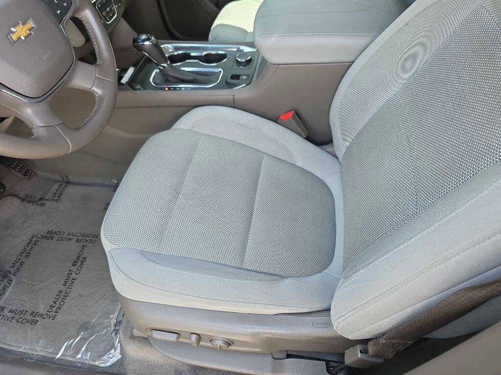 Used 2019 Chevrolet Traverse LT image 7