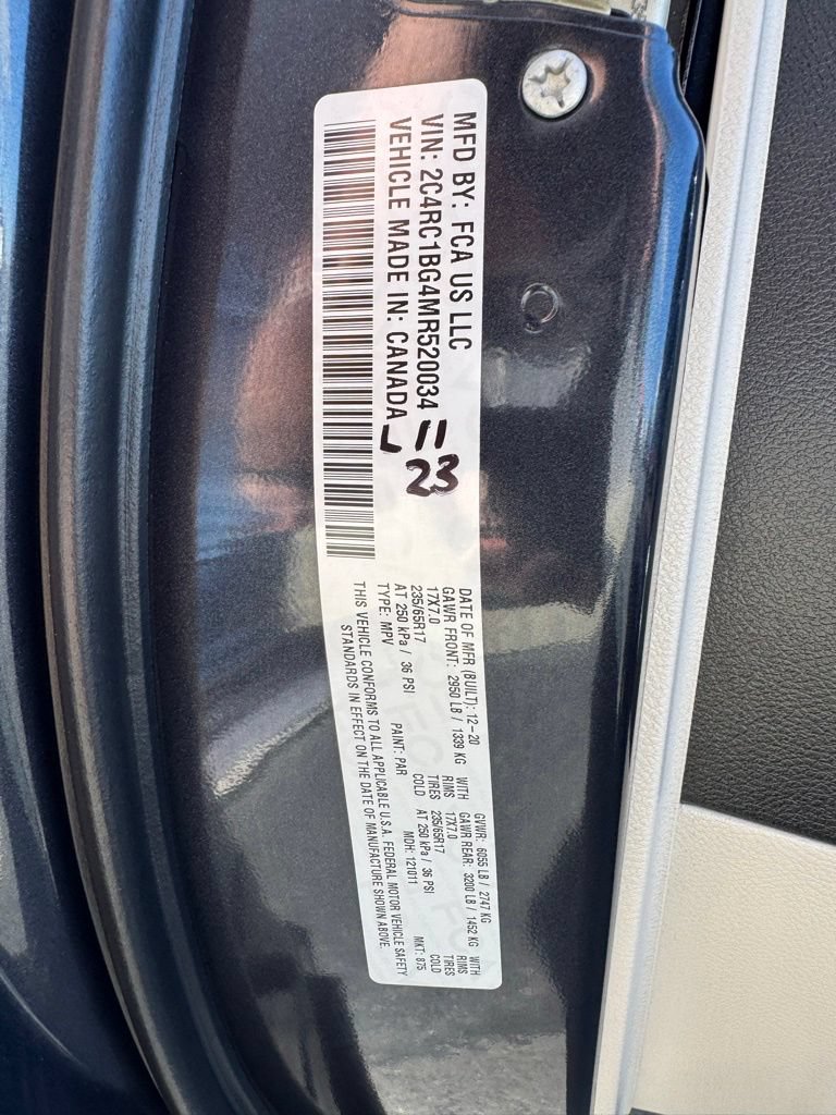 Used 2021 Chrysler Pacifica Touring-L FWD image 26