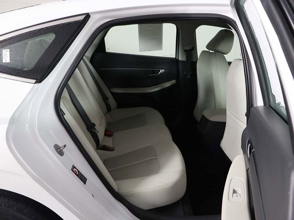 Used 2023 Hyundai Sonata SEL w/ Cargo Package image 31