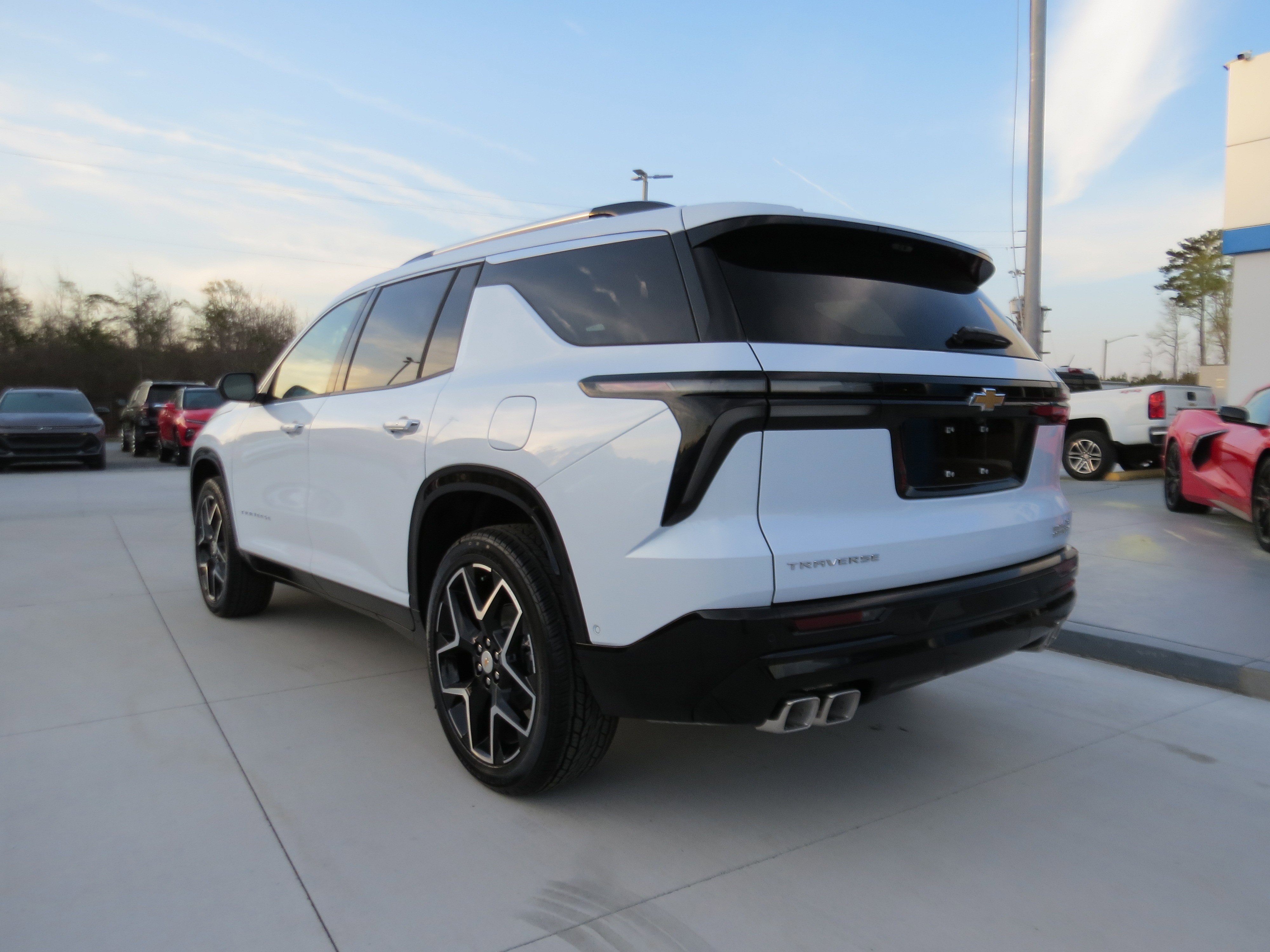 New 2026 Chevrolet Traverse High Country FWD image 4