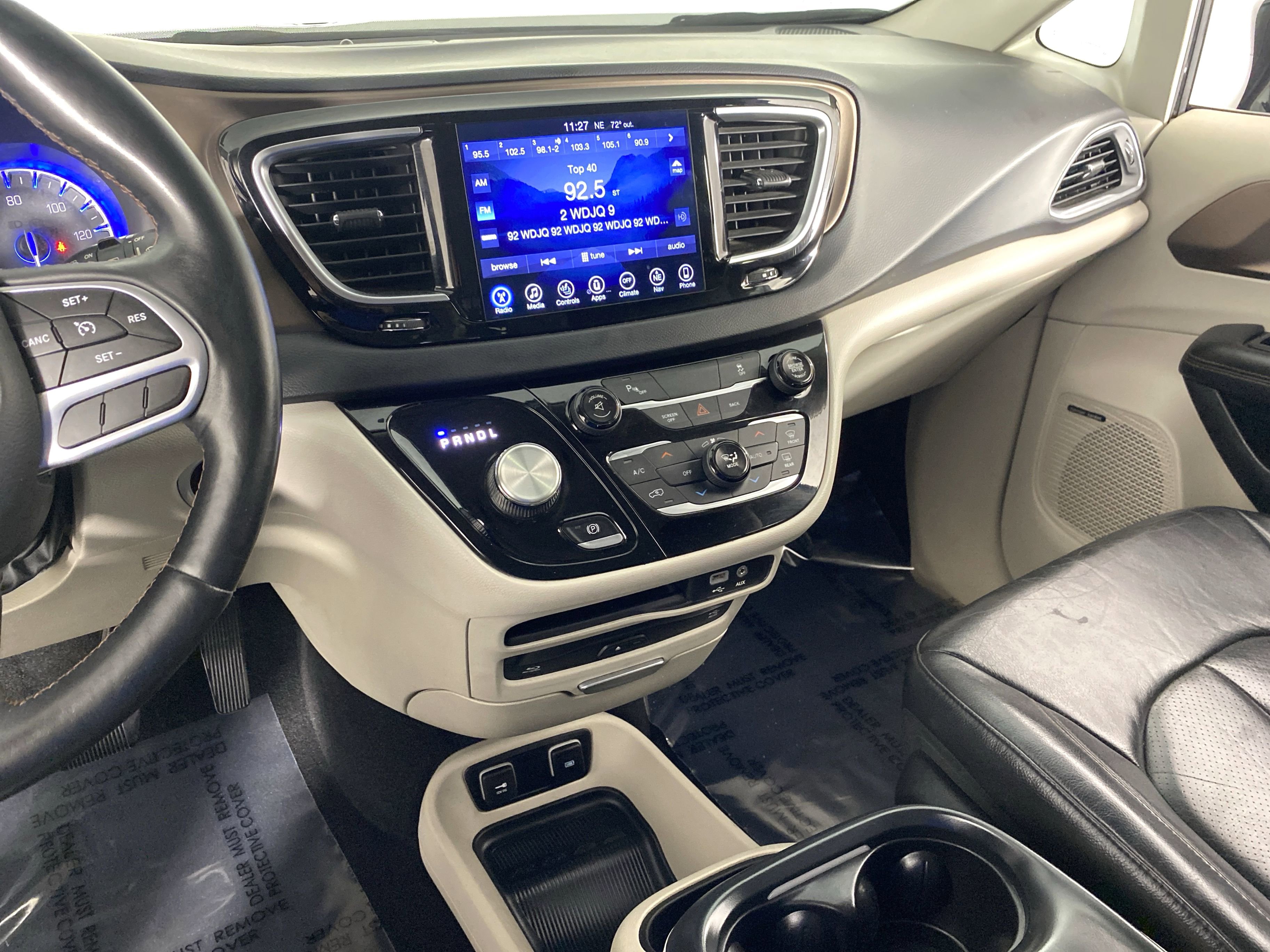 Used 2017 Chrysler Pacifica Touring-L Plus image 27