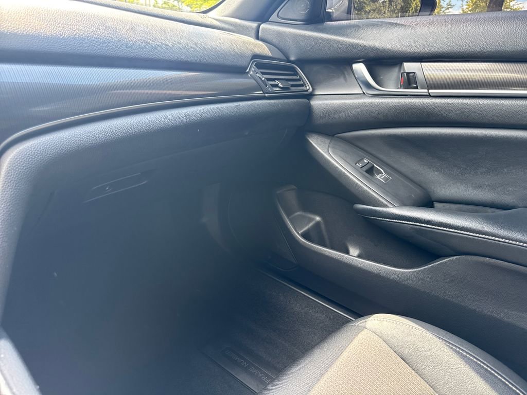 Used 2018 Honda Accord Sport image 17