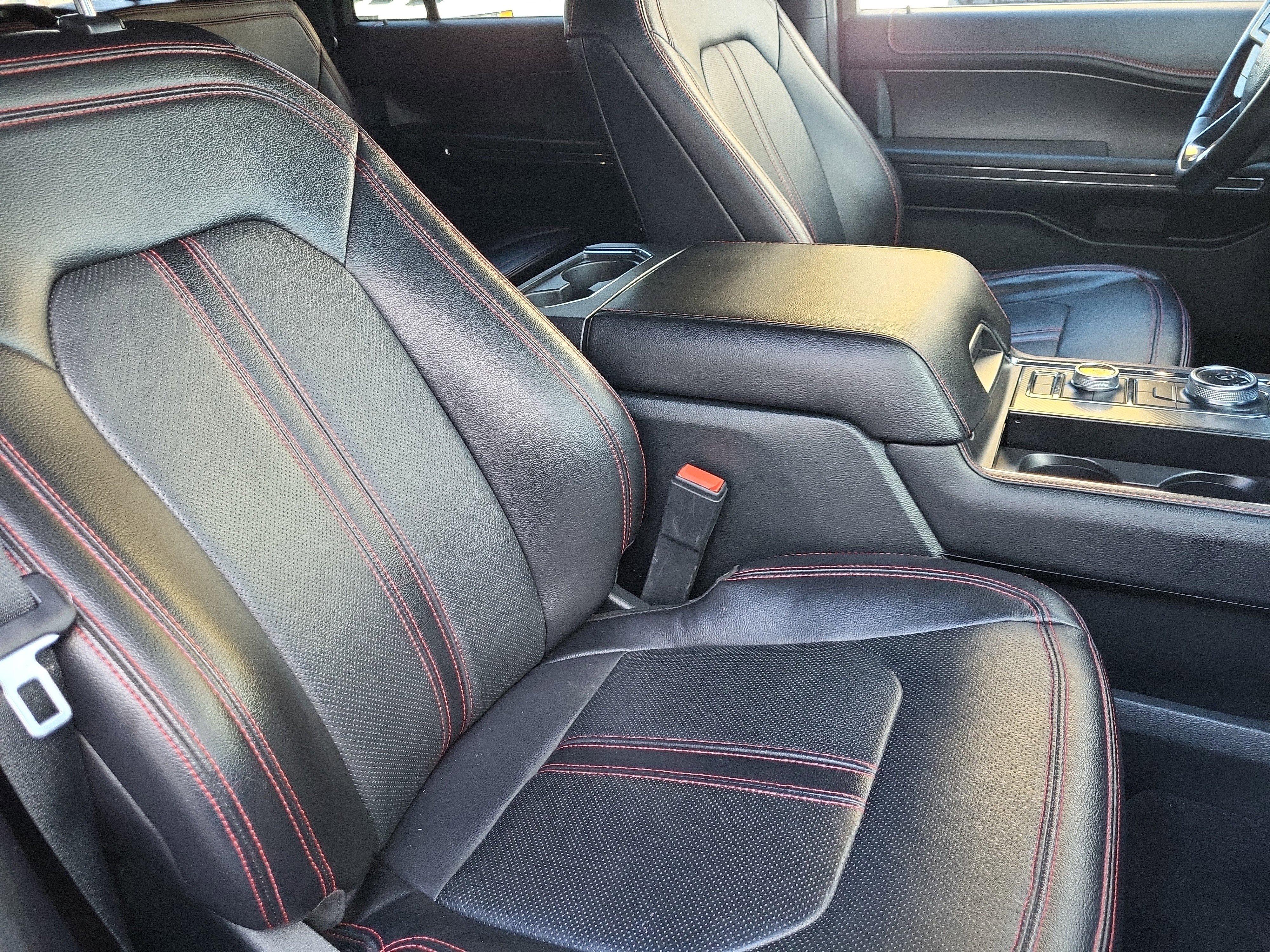 Used 2021 Ford Expedition Limited image 16