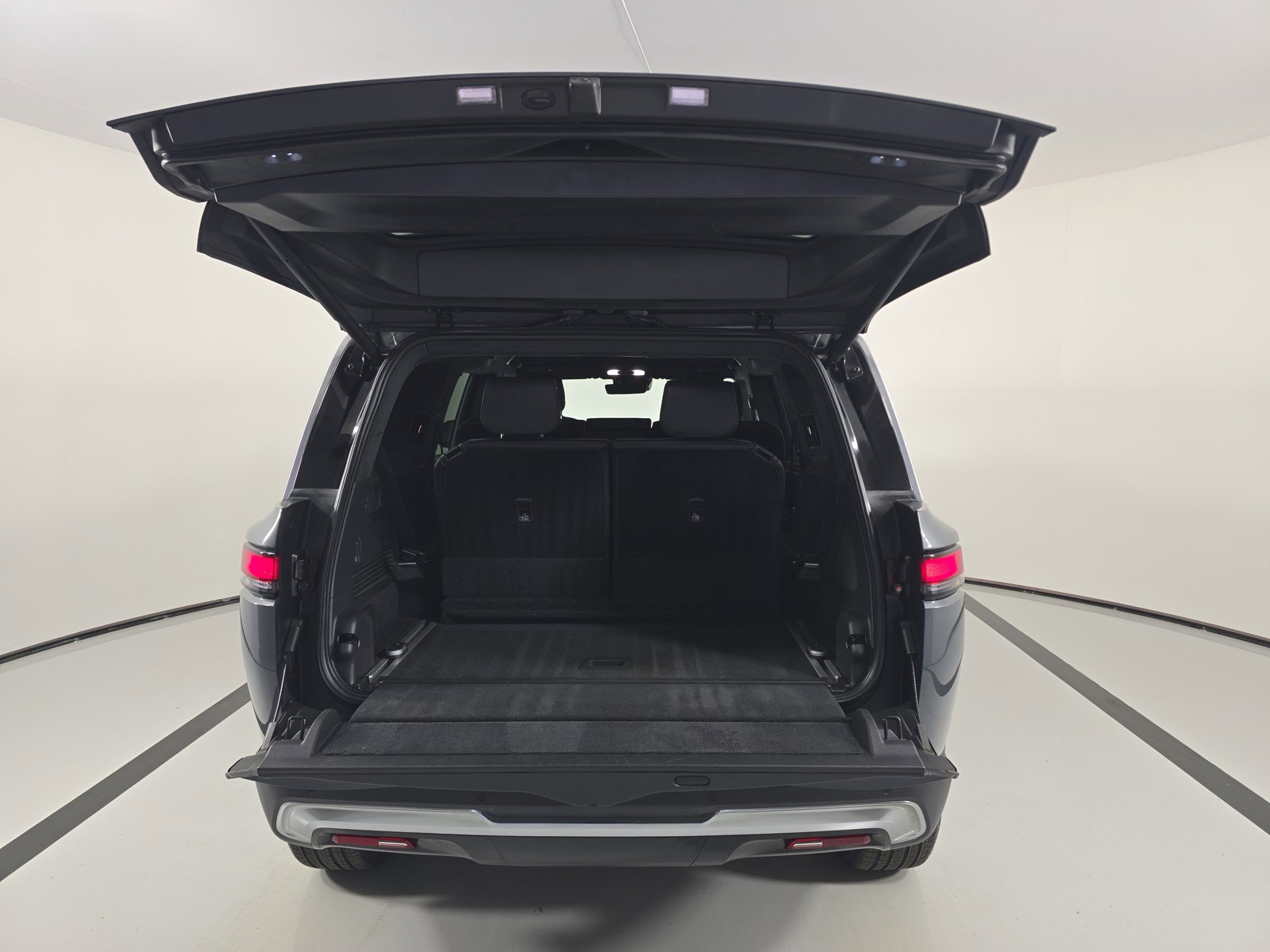 Used 2023 Rivian R1S Launch Edition AWD/4WD image 15