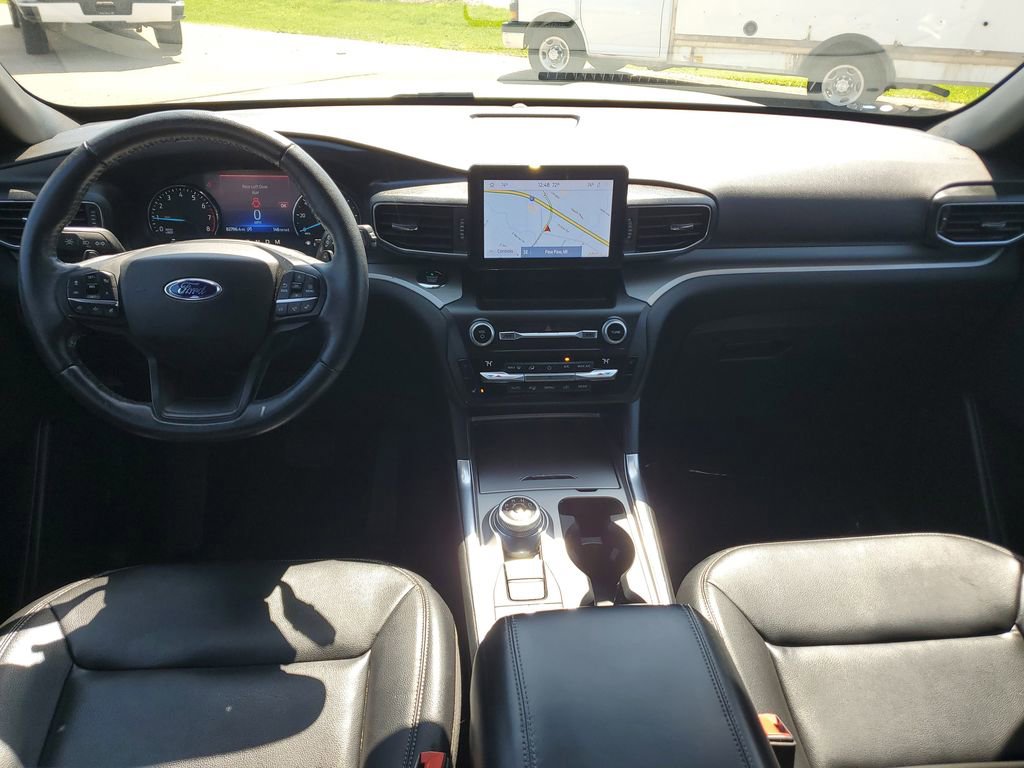 Used 2020 Ford Explorer XLT w/ Equipment Group 202A AWD/4WD image 12