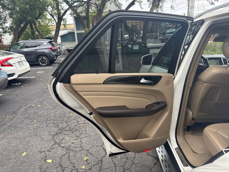 Used 2015 Mercedes-Benz ML 400 4MATIC image 12