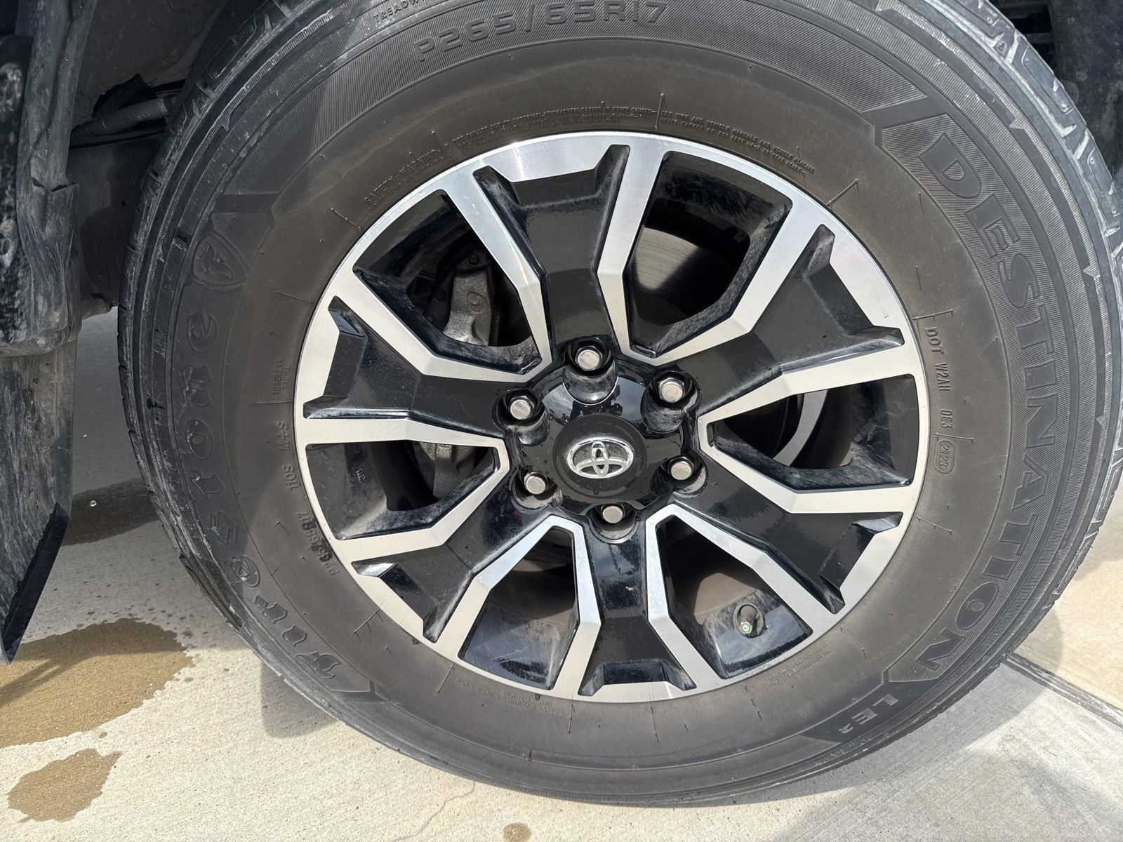 Used 2023 Toyota Tacoma TRD Sport w/ Technology Package RWD image 19